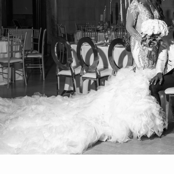 Leo Almodal Custom Wedding Gown - Picture 7 of 9
